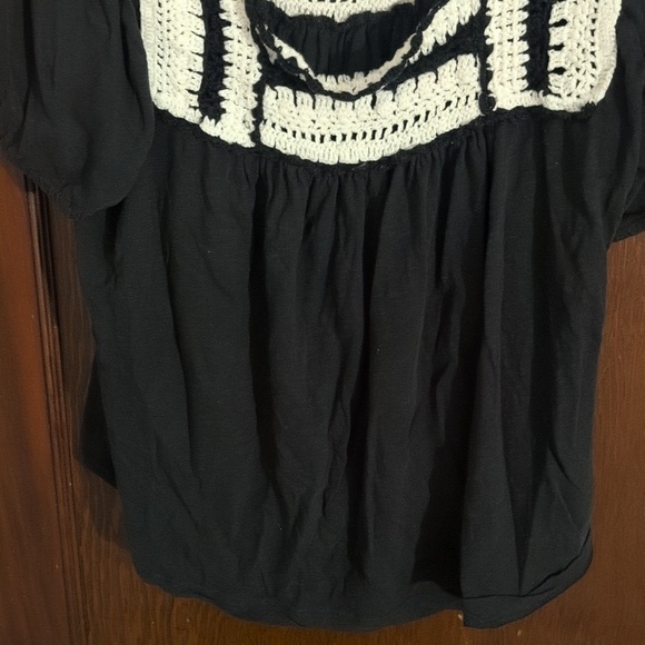 Lucky Brand Black With Cream Crochet Blouse Size XL - Picture 4 of 6